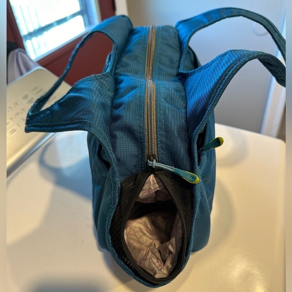 L. L. Bean Blue Picnic Tote - Picture 6 of 10